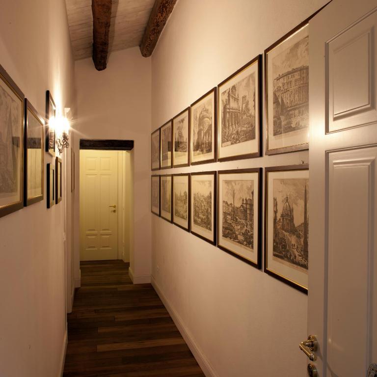 رافيننا M Club De Luxe B&B الغرفة الصورة